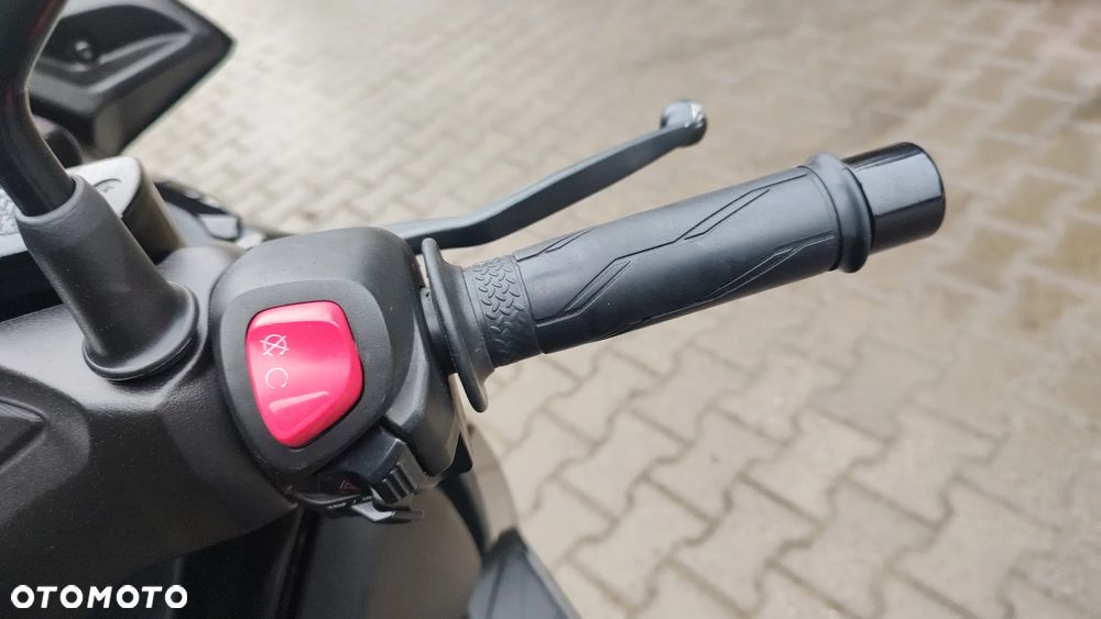 Yamaha X-max - 7