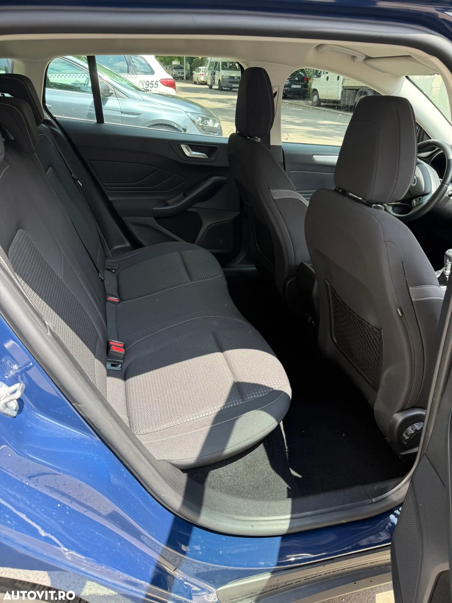 Ford Focus Turnier 1.5 EcoBlue Start-Stopp-System TITANIUM - 12