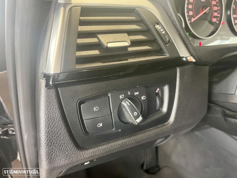 BMW 330 e iPerformance Line Sport - 17