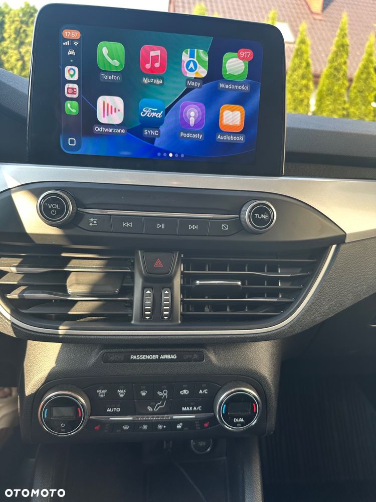 Ford Focus 1.5 EcoBlue Start-Stopp-System TITANIUM - 11