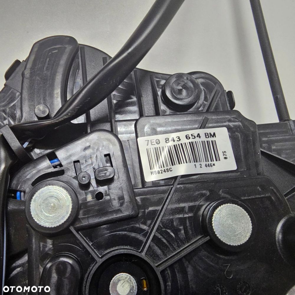 VW T5 LIFT zamek drzwi przesuwnych PRAWY 7E0843654BM - 3