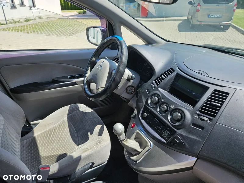 Mitsubishi Grandis - 8