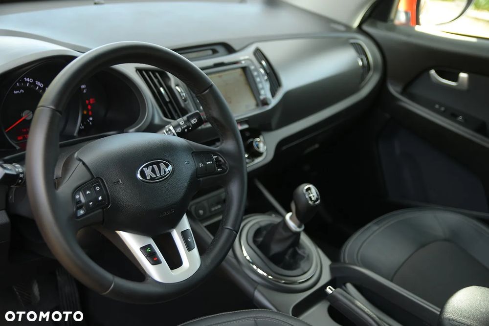 Kia Sportage 2.0 CRDI 4WD Dream-Team Edition - 27