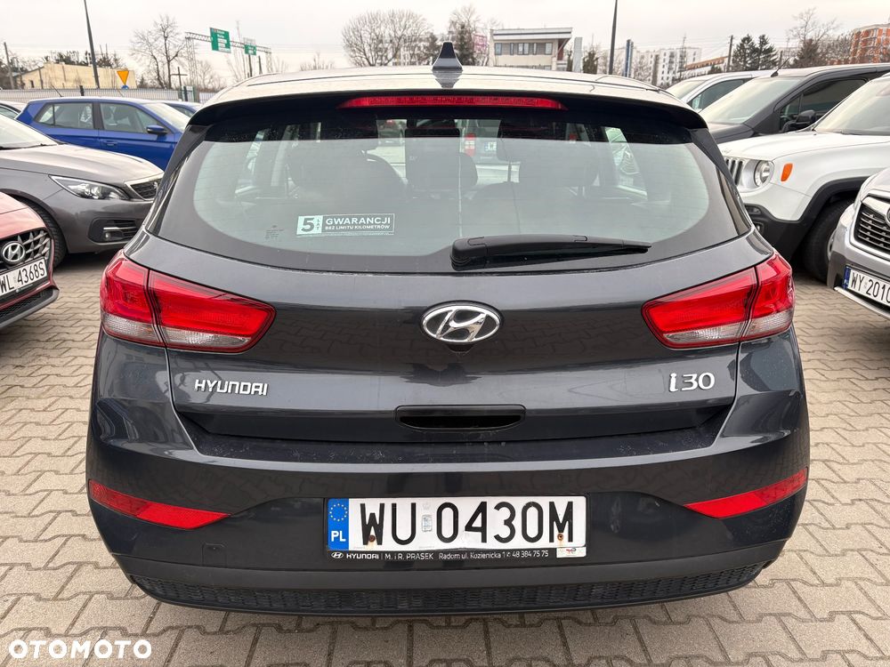 Hyundai i30 1.5 DPI Classic + - 8