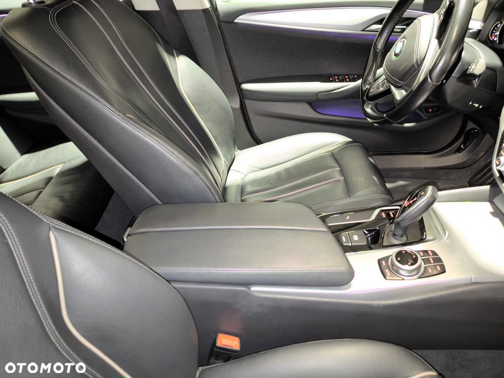 BMW Seria 5 520d - 24