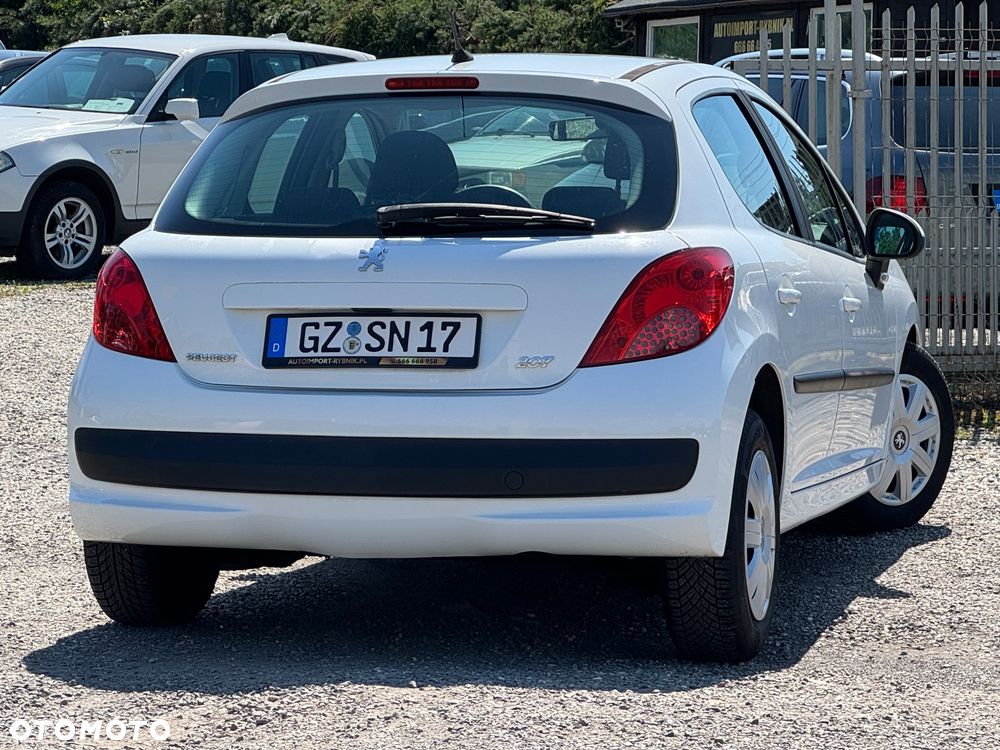 Peugeot 207 1.4 16V Trendy - 10