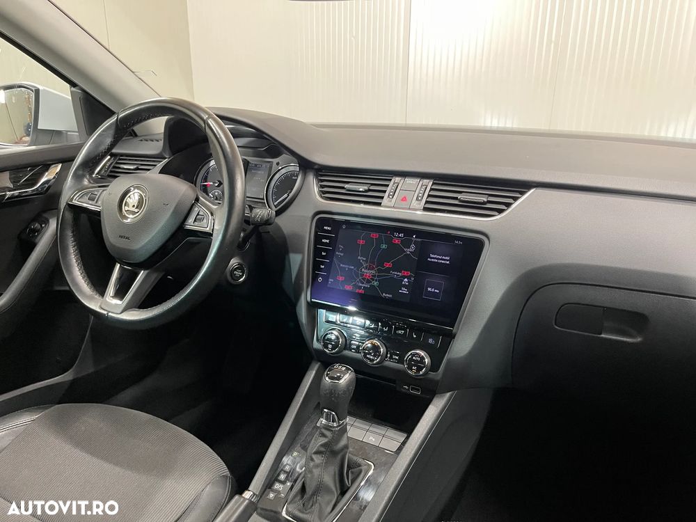 Skoda Octavia Combi 1.6 TDI DSG Style - 9