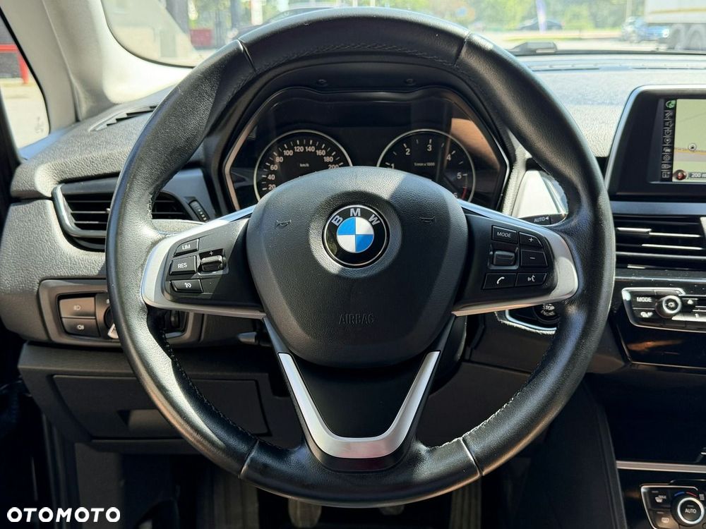 BMW Seria 2 218d - 14