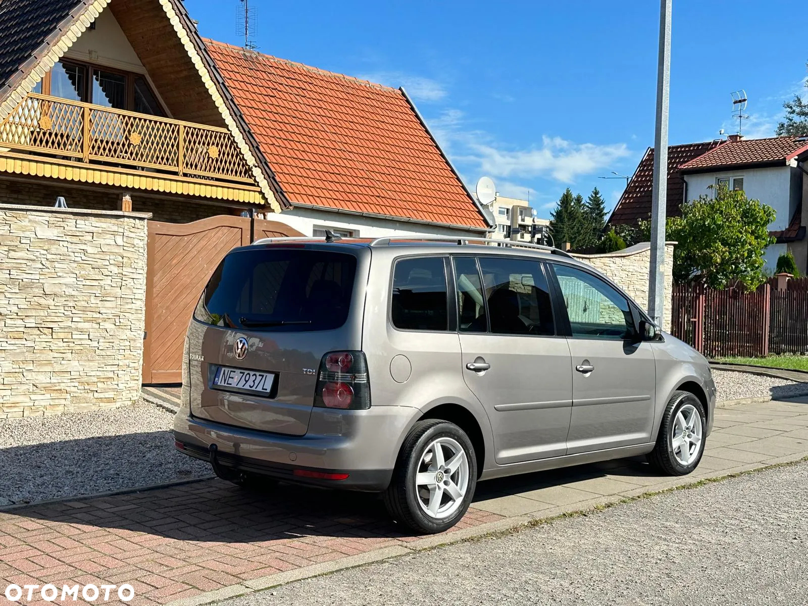 Volkswagen Touran - 17
