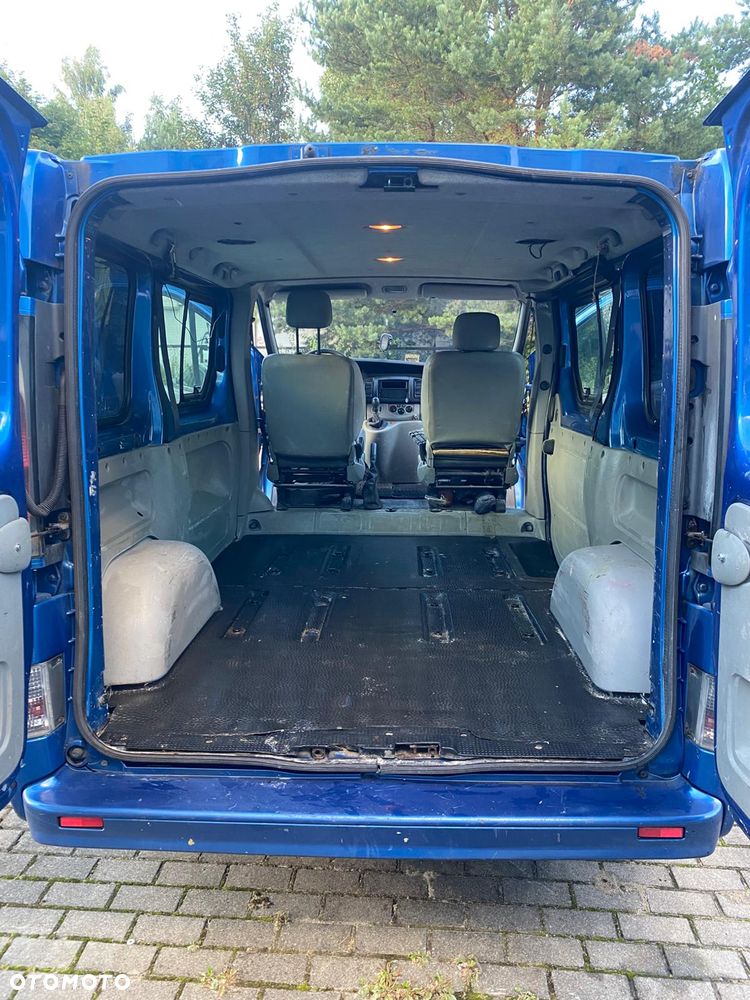Renault TRAFIC - 2