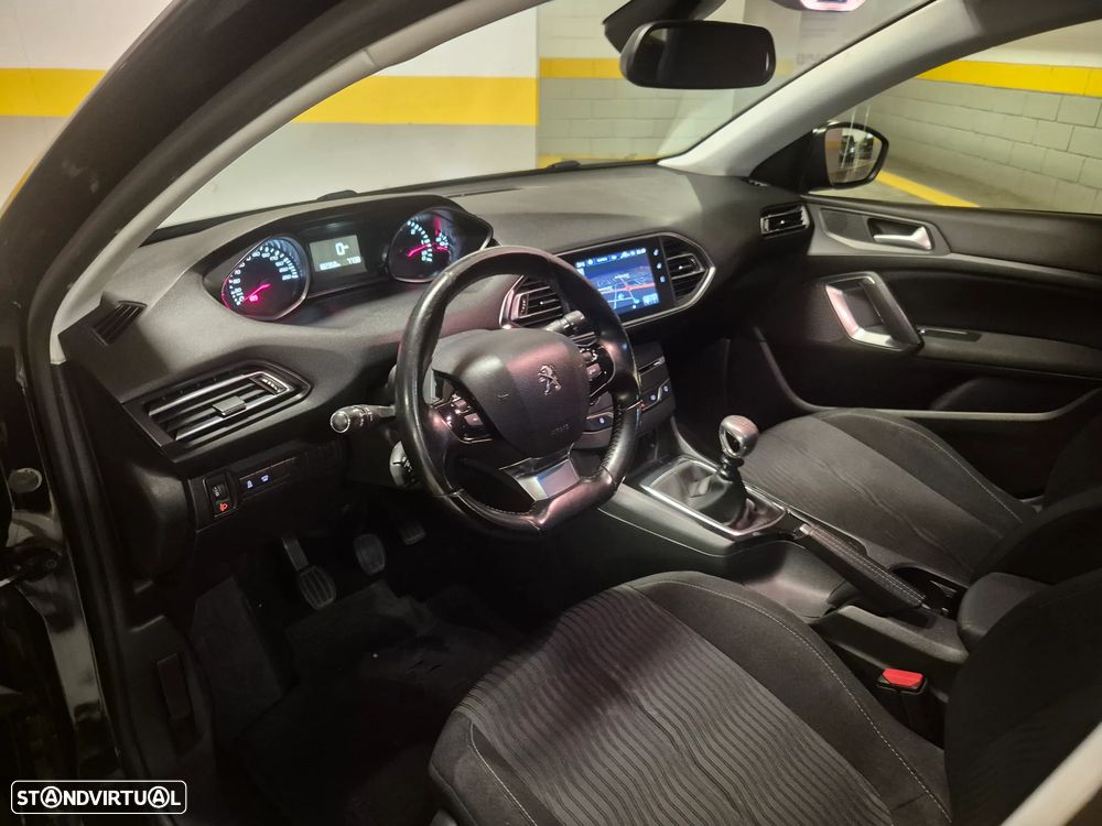 Peugeot 308 SW 1.6 BlueHDi Style - 25