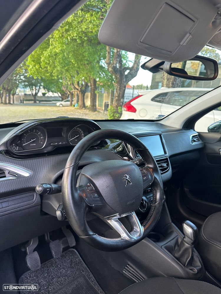 Peugeot 208 1.2 PureTech Style - 20