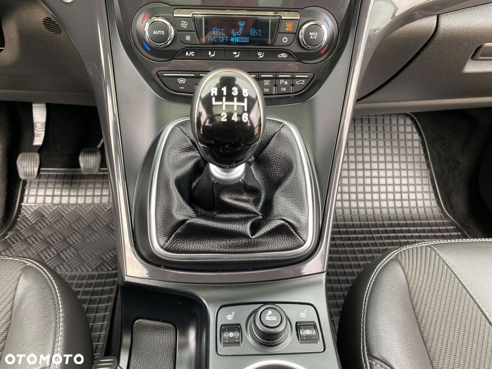 Ford Kuga 2.0 TDCi 4x4 Titanium - 21