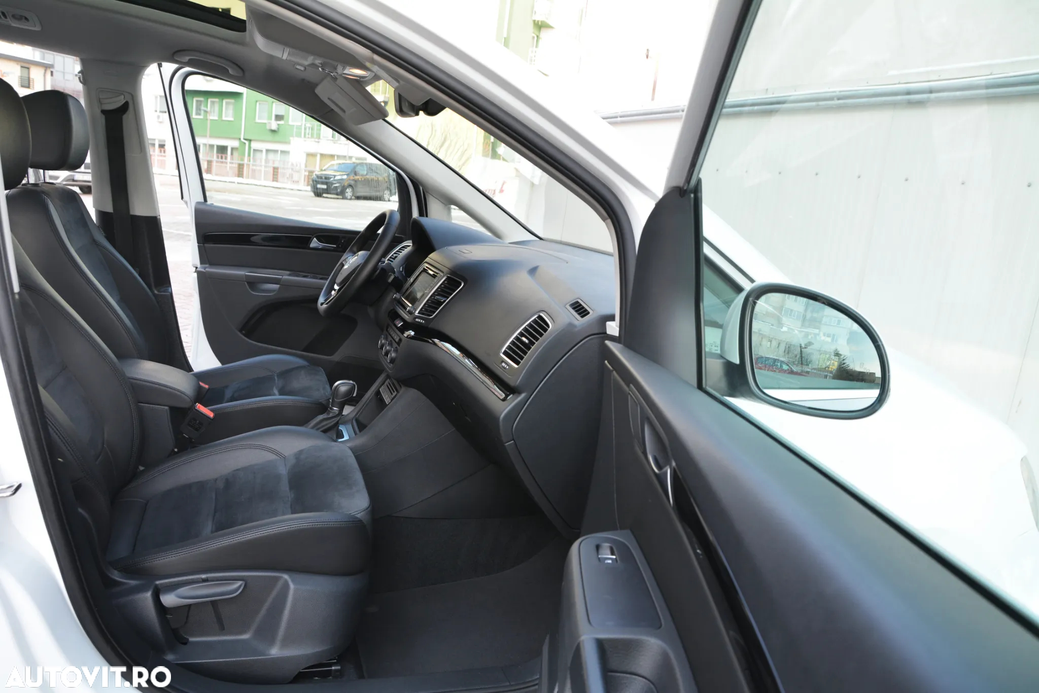 Volkswagen Sharan 2.0 TDI DSG (BlueMotion Technology) Highline - 11