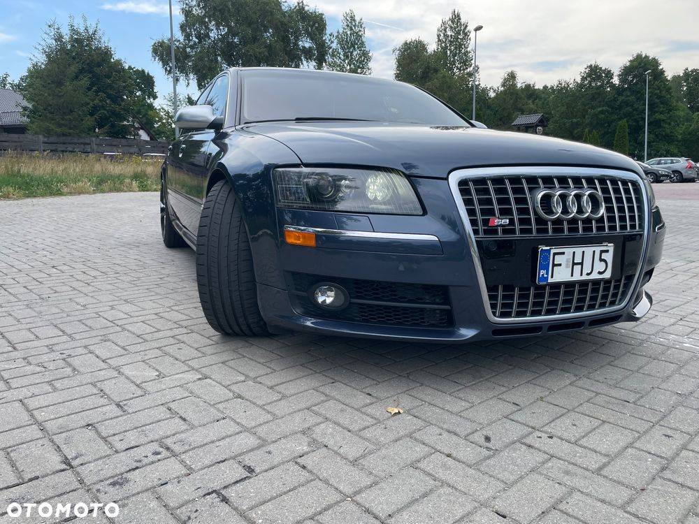 Audi A8 4.2 Quattro - 2