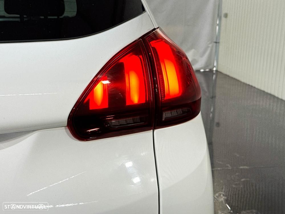 Peugeot 2008 1.2 PureTech GT Line - 55