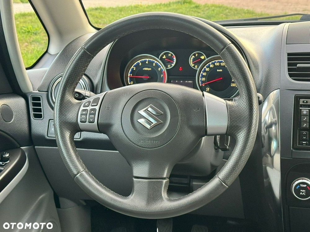 Suzuki SX4 1.6 Comfort - 23