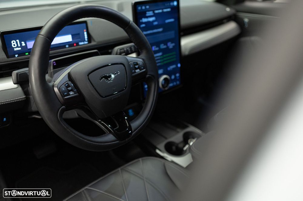 Ford Mustang Mach-E 75.7 kWh Premium AWD - 17