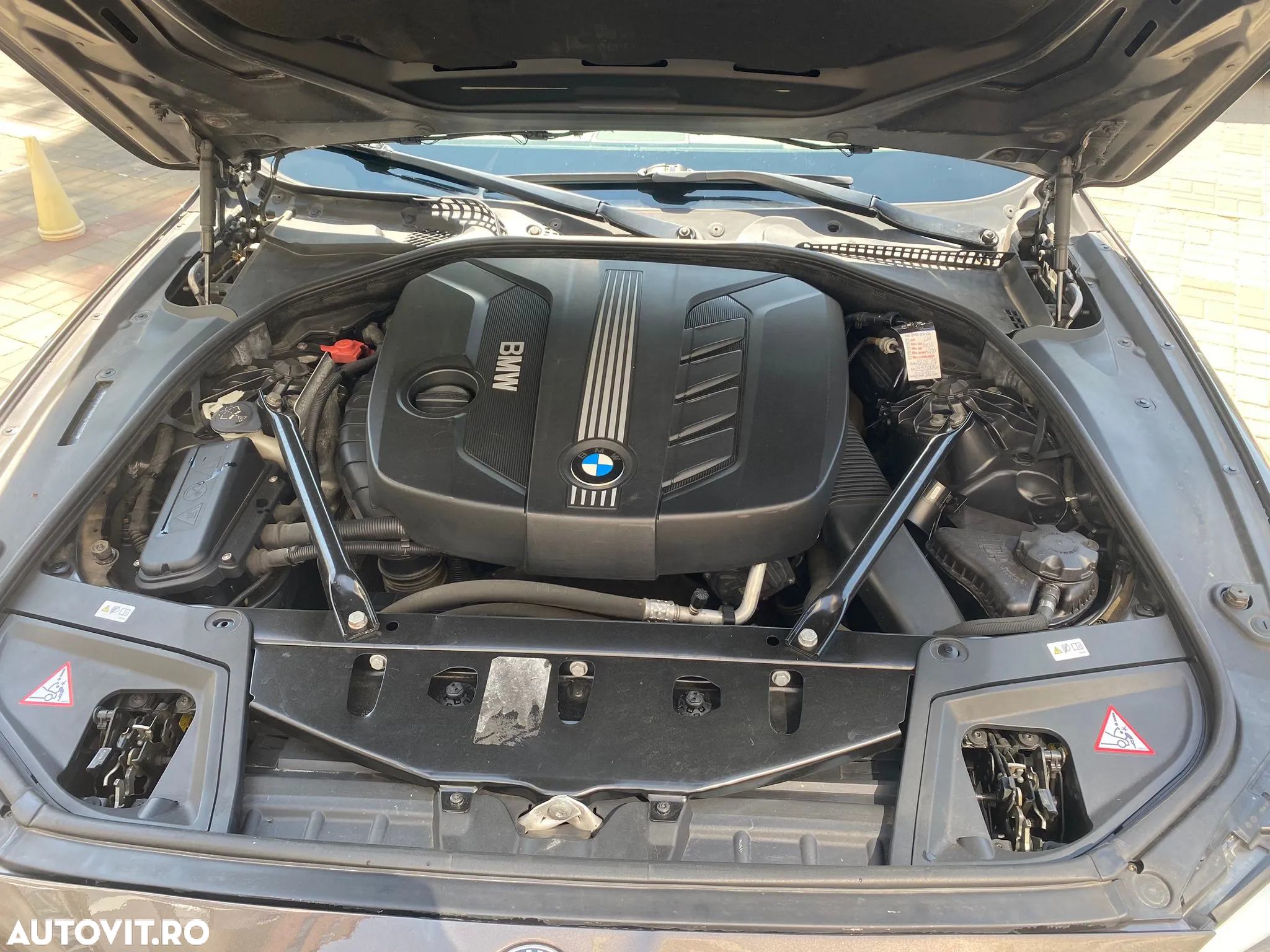 BMW Seria 5 520d - 12
