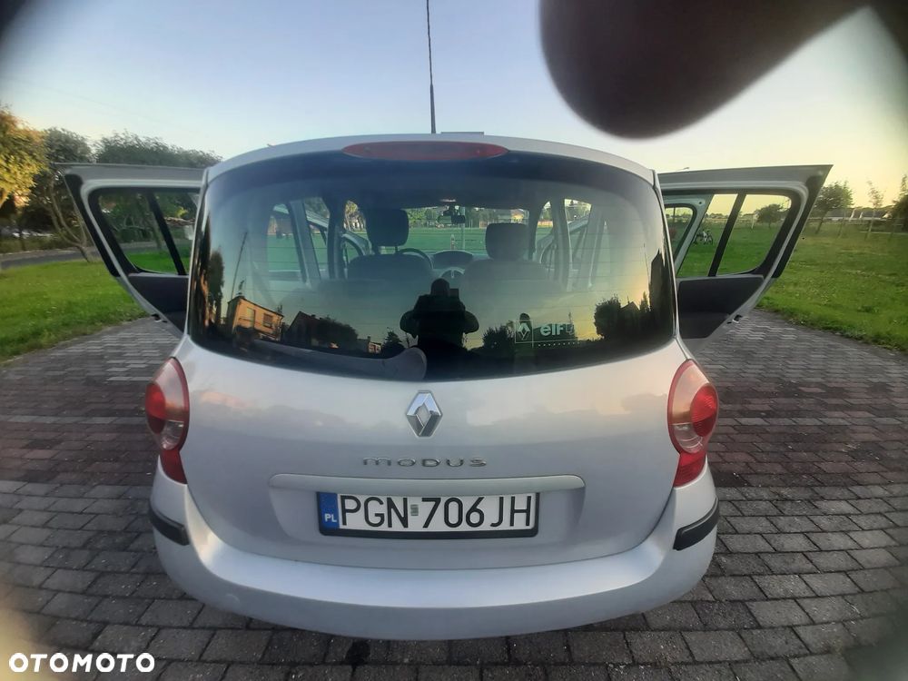 Renault Modus 1.6 16V Privilege - 29