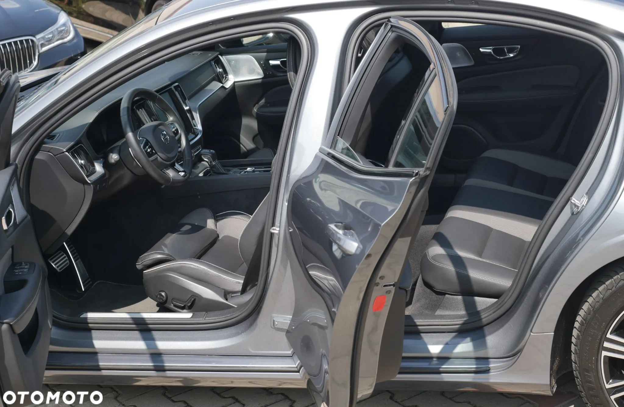 Volvo S60 T5 R-Design - 15