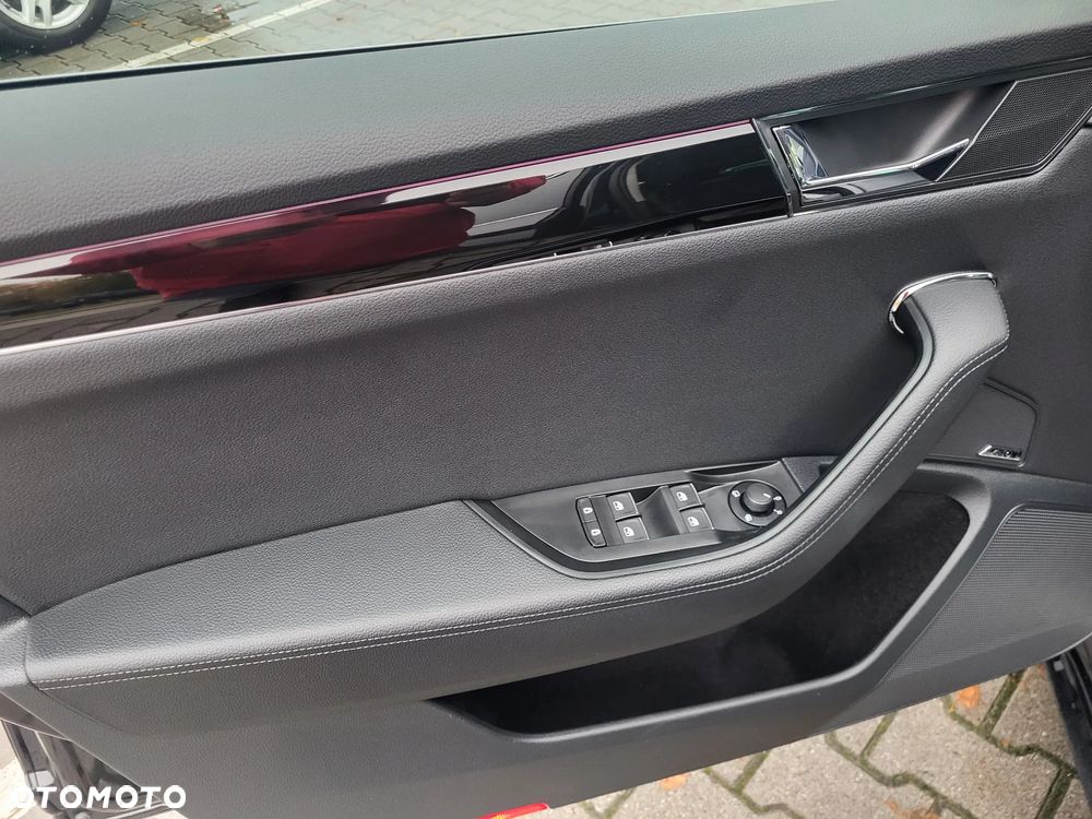 Skoda Superb 2.0 TDI SCR 4x4 L&K DSG - 11