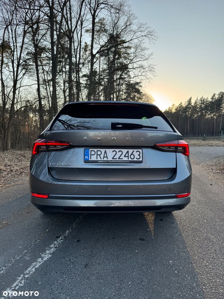 Skoda Octavia 2.0 TDI DSG Edition - 9