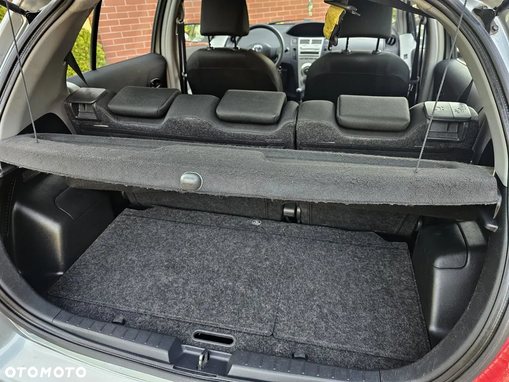 Toyota Yaris 1.3 VVT-i Sol - 26
