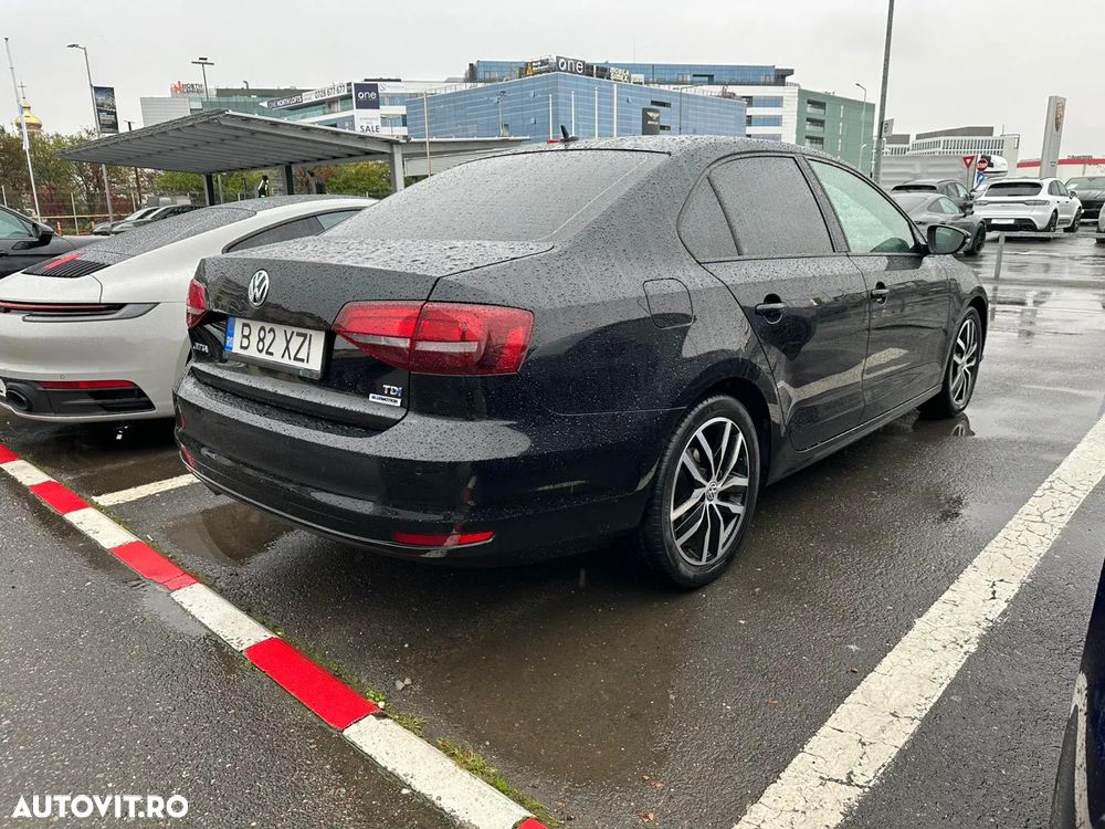 Volkswagen Jetta - 9