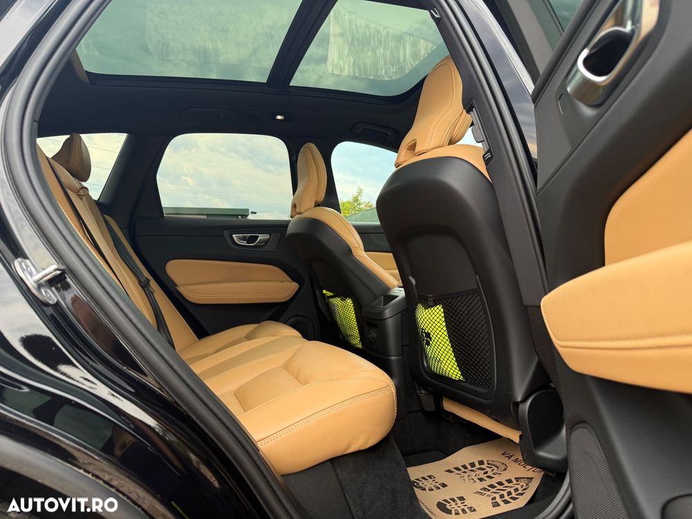 Volvo XC 60 T8 AWD Plus Dark - 27