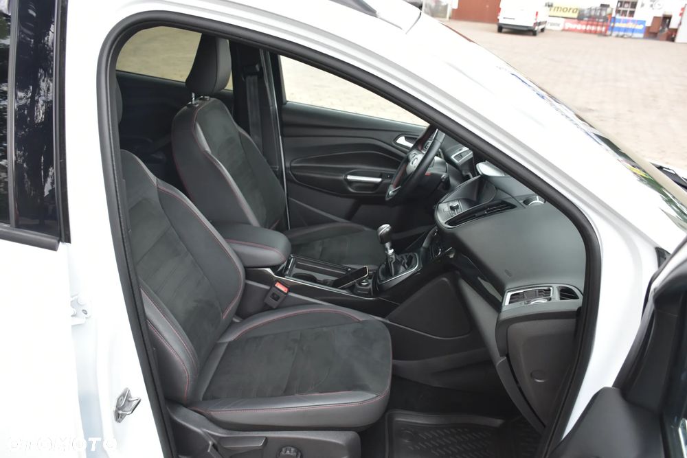 Ford Kuga - 17