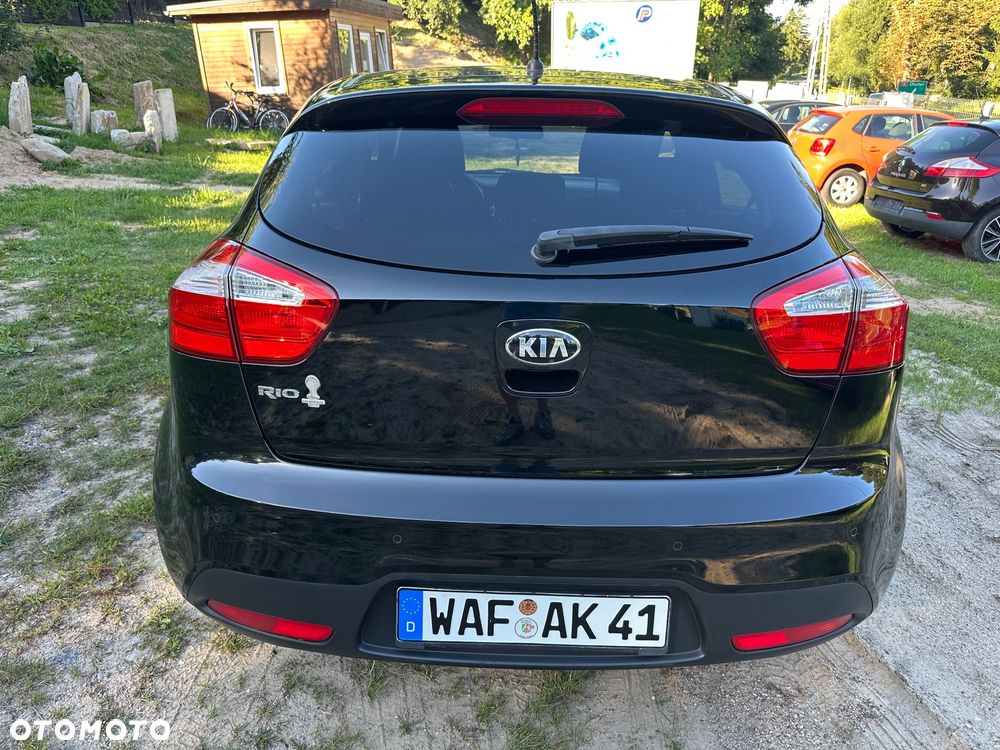 Kia Rio 1.4 Fifa World Cup Edition - 10