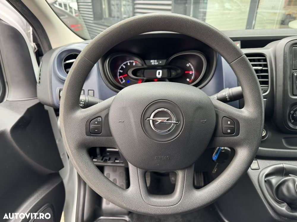 Opel Vivaro Doka 6 Locuri+Duba - 12