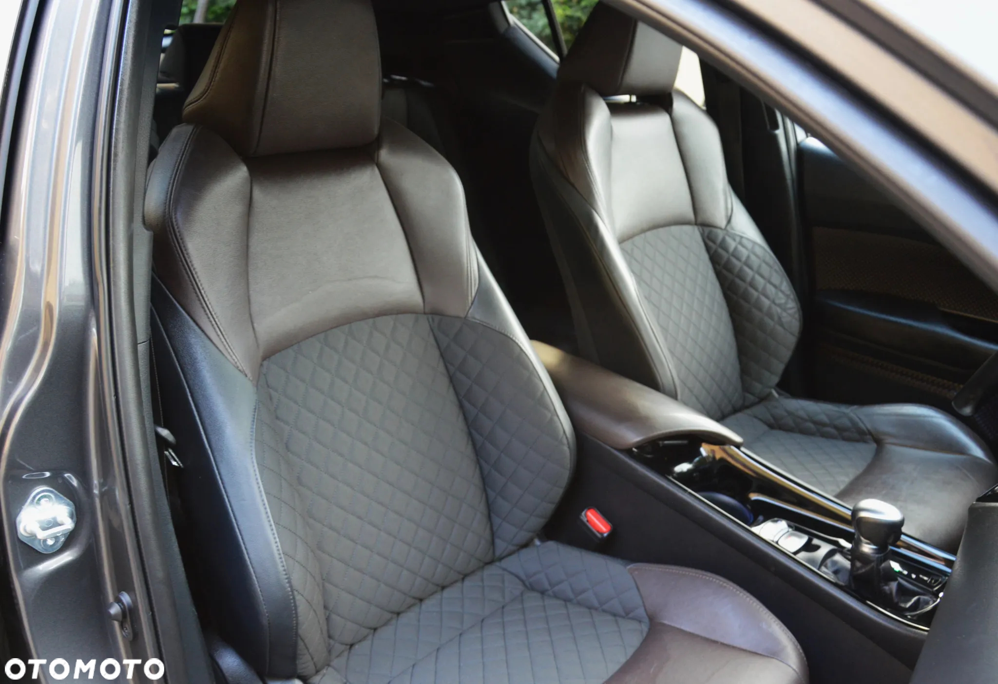 Toyota C-HR 1.8 Hybrid Premium - 33