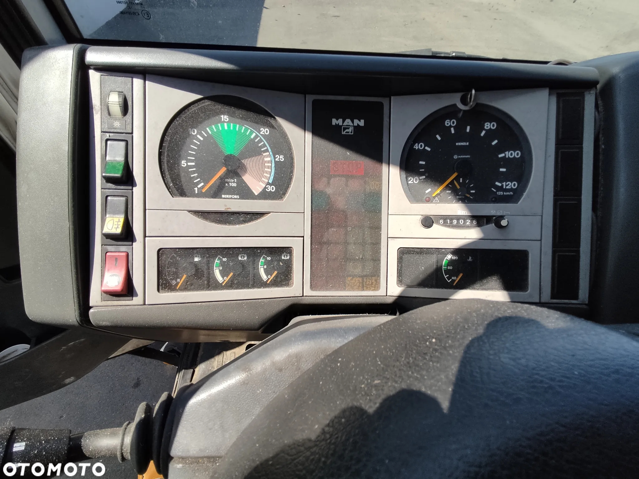 MAN LE  8.140 4X2 BB - 9