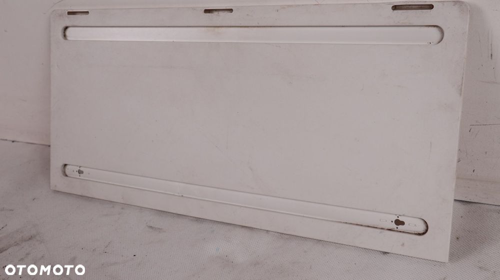 KAMPER PRZYCZEPA KEMPINGOWA ZAMKNIĘCIE KRATKI WENTYLACYJNEJ LODÓWKI  48 CM X 22,3 CM - 2