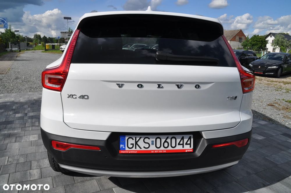 Volvo XC 40 B5 B AWD Geartronic Inscription - 9