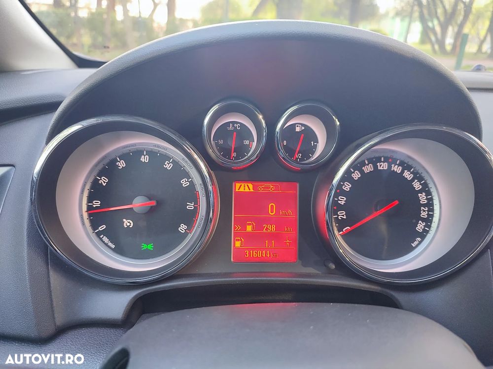 Opel Astra 1.6 Turbo ECOTEC Active - 4
