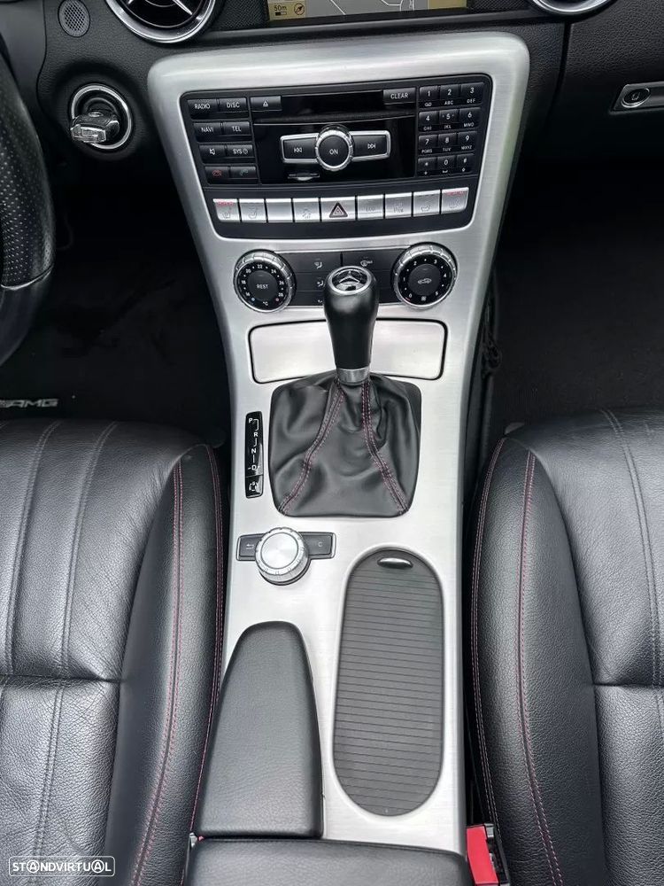 Mercedes-Benz SLK 250 (BlueEFFICIENCY) 7G-TRONIC CarbonLOOK Edition - 40