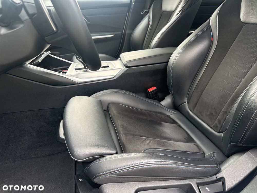 BMW Seria 3 320d xDrive - 11