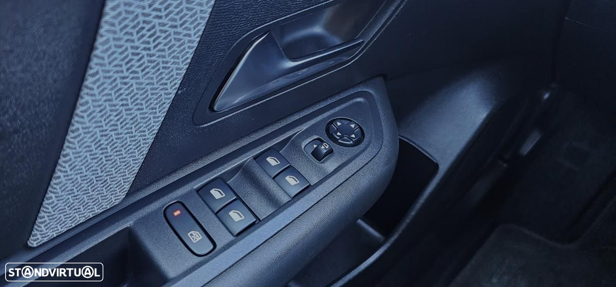 Citroën C4 BlueHDi 130 Stop&Start EAT8 SHINE - 11
