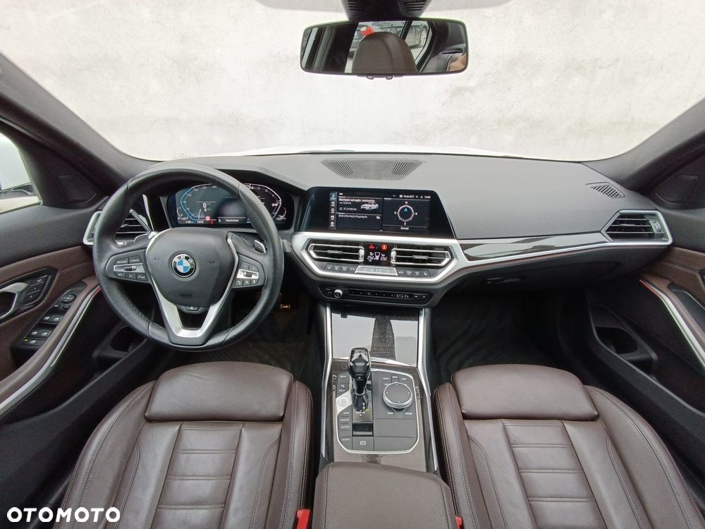 BMW Seria 3 330i xDrive Sport Line - 22