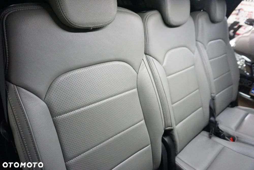 Kia Carens 1.7 CRDi M - 24