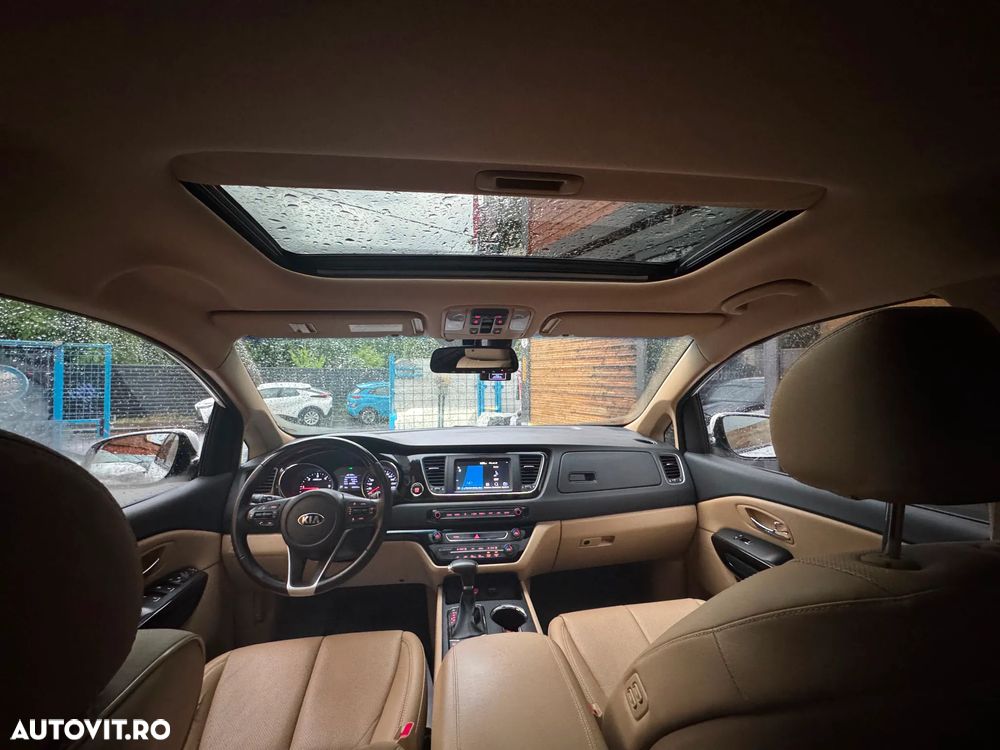 Kia Carnival - 9