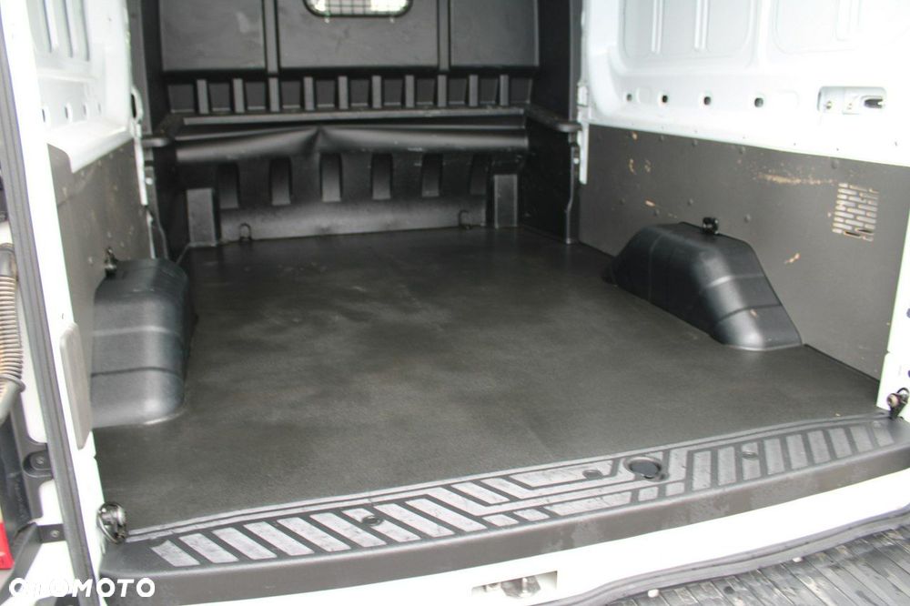 Ford Transit - 18