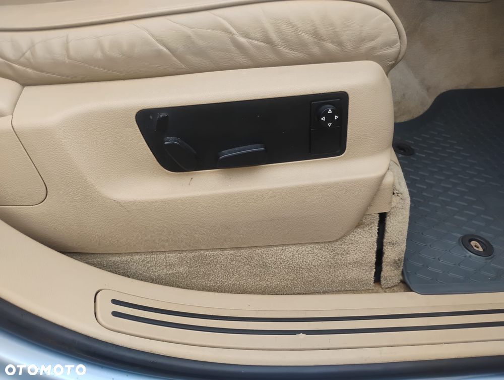 Volkswagen Touareg 3.2 V6 Automatik - 31