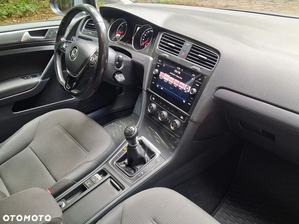 Volkswagen Golf 1.6 TDI BMT Comfortline - 11