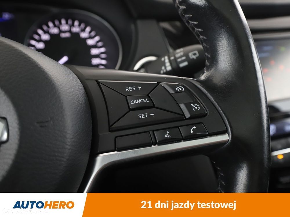Nissan Qashqai - 25
