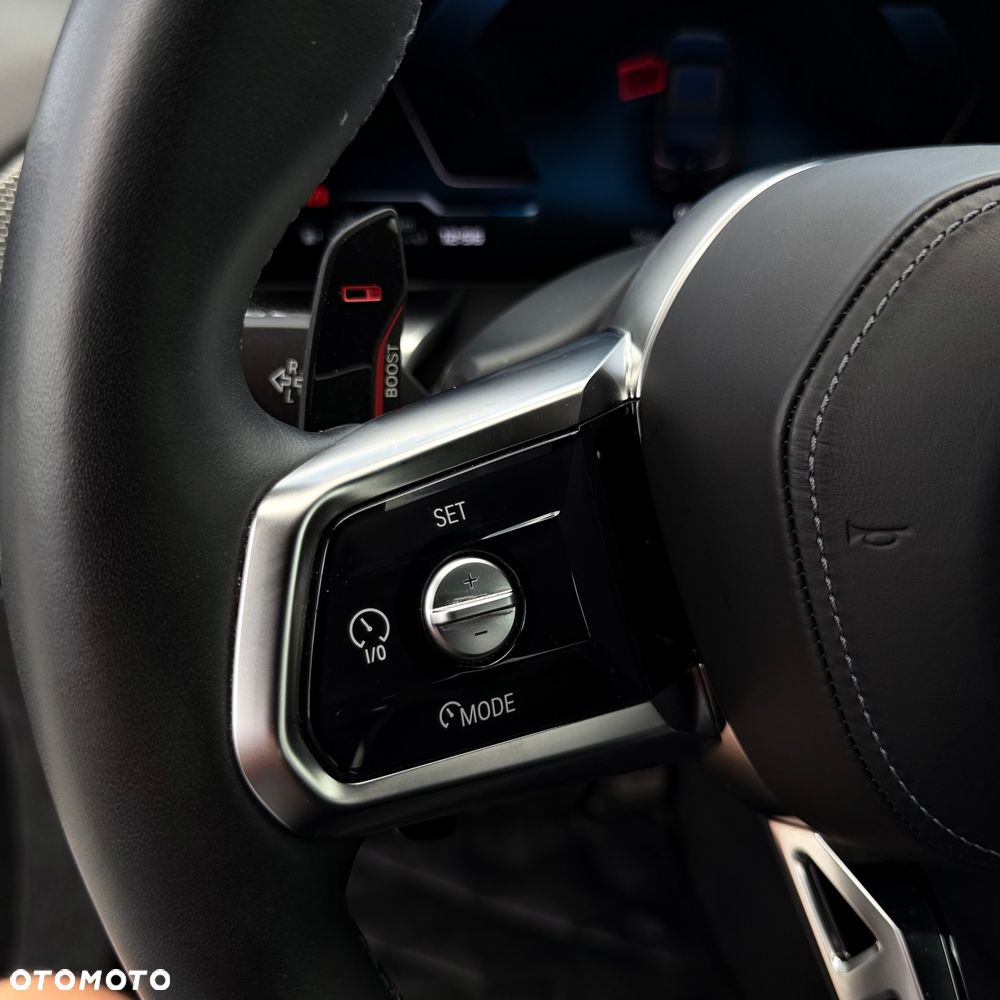 BMW Seria 7 M760e PHEV xDrive sport - 15