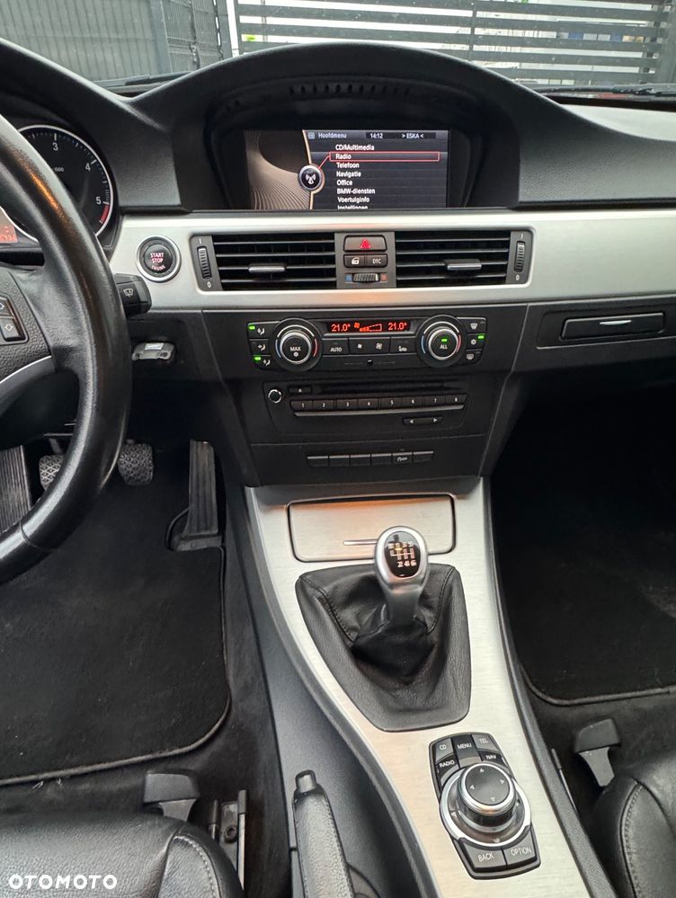 BMW Seria 3 318d DPF Edition Sport - 13